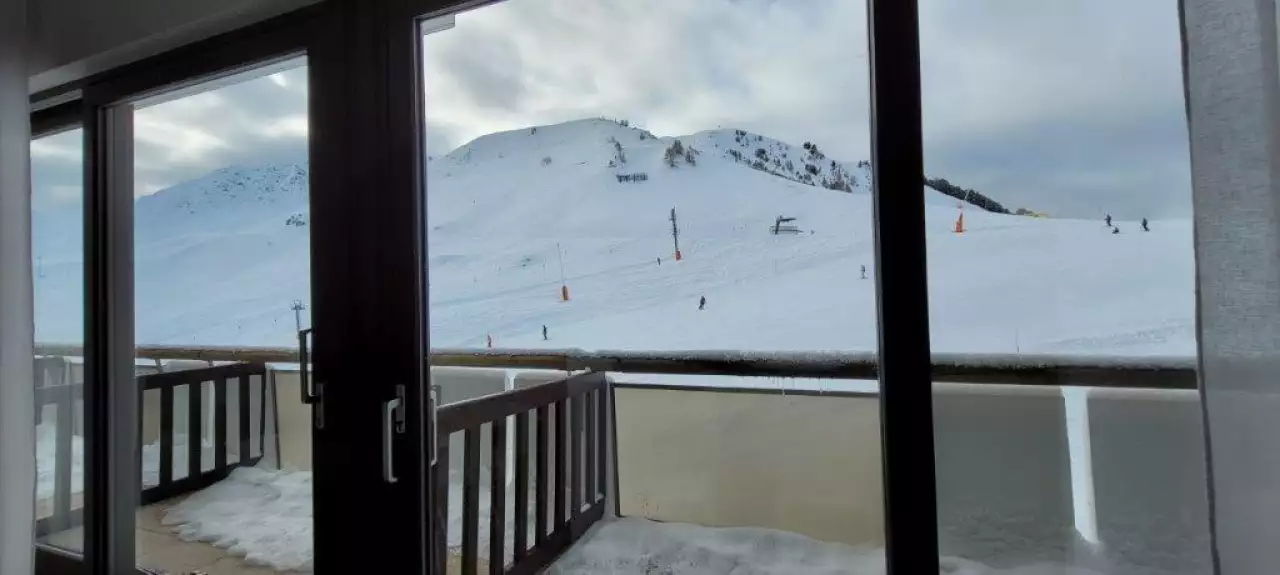 Gorgeous flat · Ski in Ski out · Slopes view